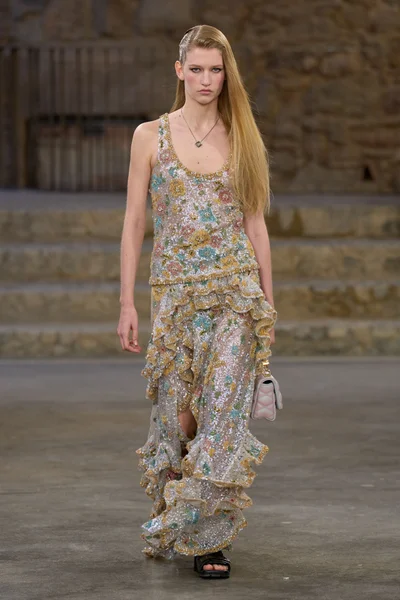 Look 28